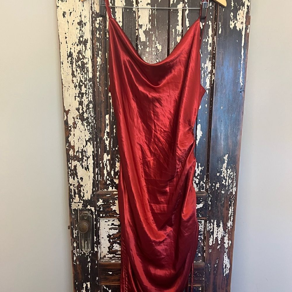 Women’s EUC Sweet Generis Satin Convertible Dress. Size L.